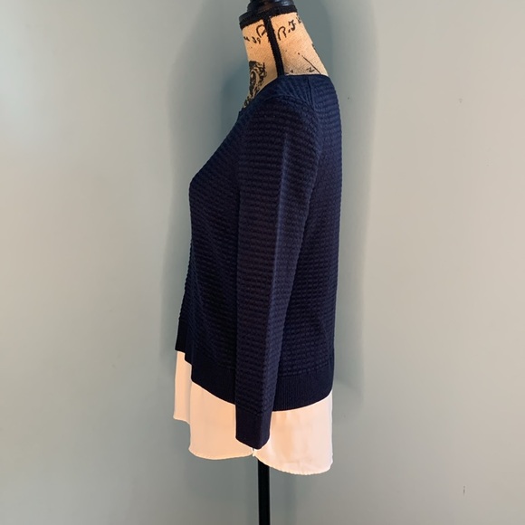 Loft M ladies blue and cream top. Flattering fit. Versatile. - Picture 2 of 6